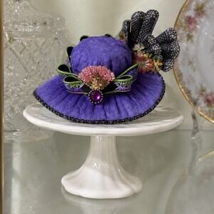 Willow Hall Age of Elegance Purple Passion 1881 Miniature Hat Figurine Box 85-02